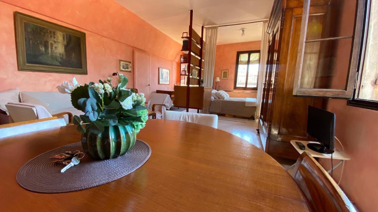 Ca' Romantica - Big Appartment At Accademia Venezia Esterno foto