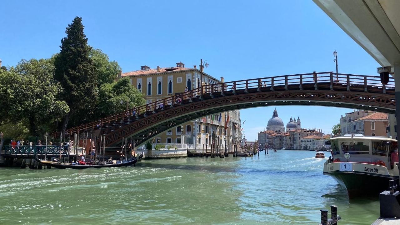 Ca' Romantica - Big Appartment At Accademia Venezia Esterno foto
